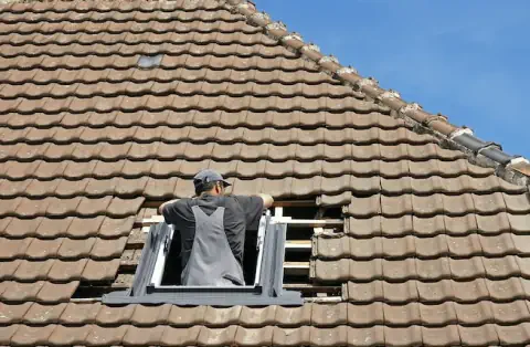 Pose de velux - Saint-Nicolas-de-la-Grave